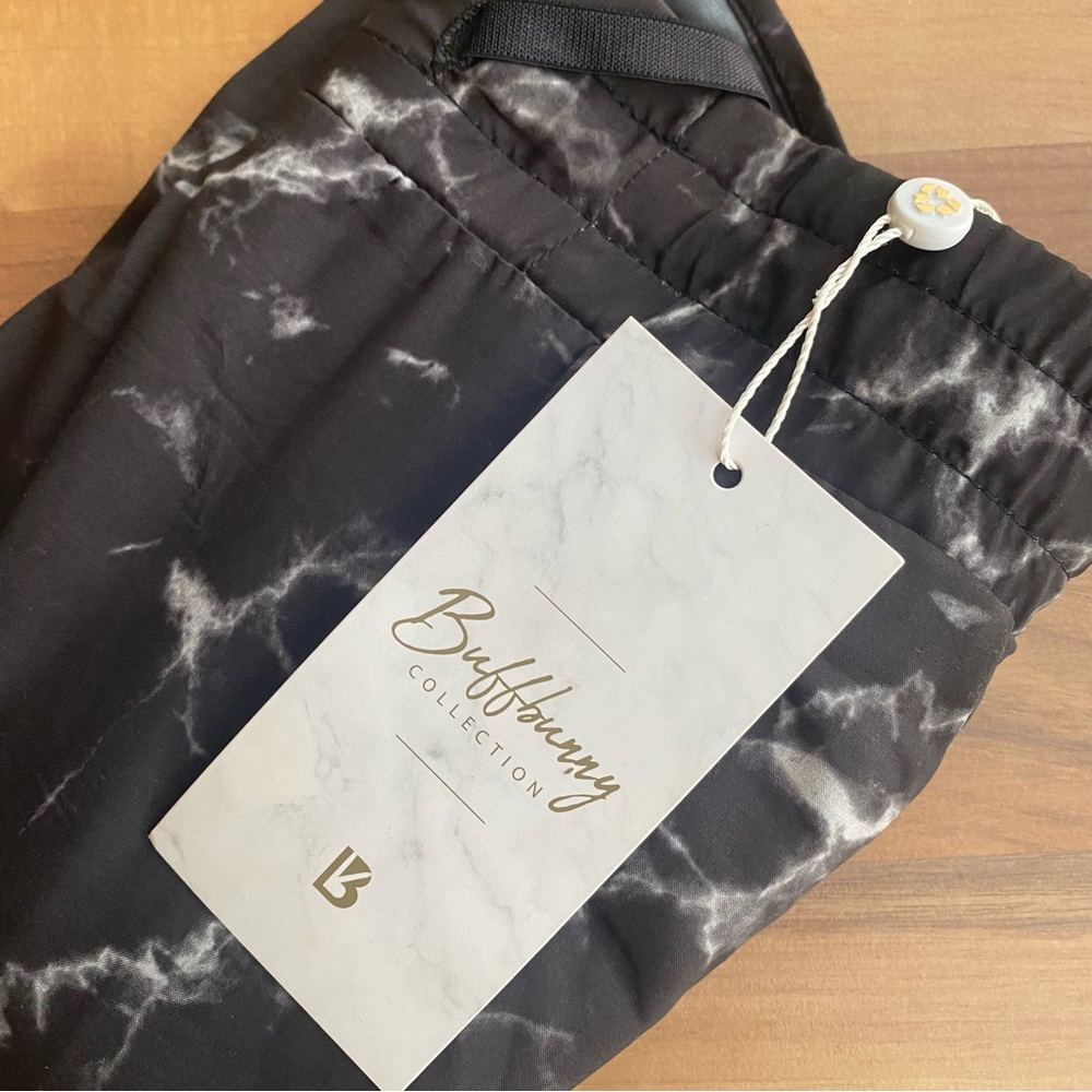 BUFFBUNNY Black Marble Flow Shorts NWT Small - Picture 9 of 9